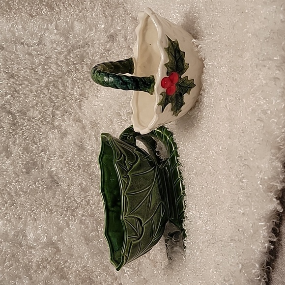 Vintage Christmas Ceramic Sleigh and Basket - Picture 2 of 16